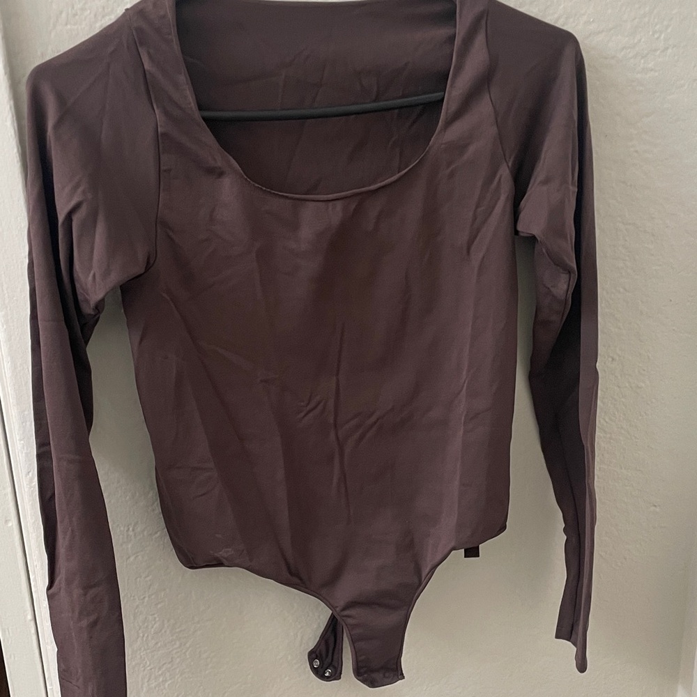 Skims long sleeve bodysuit
